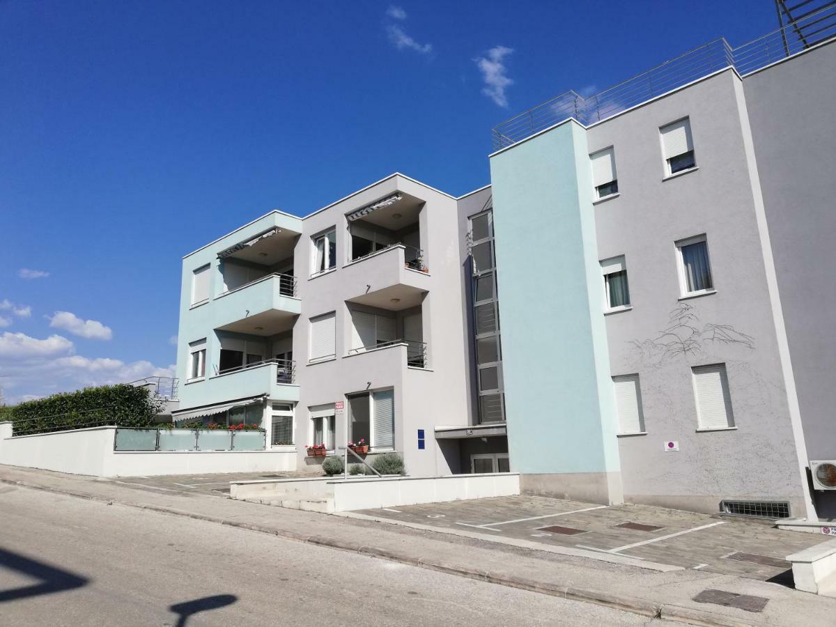 Near Beach Apartment Reno With Private Parking Split Extérieur photo